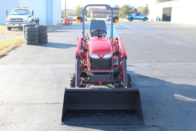2017 MASSEY FERGUSON GC1705 4X4 Base
