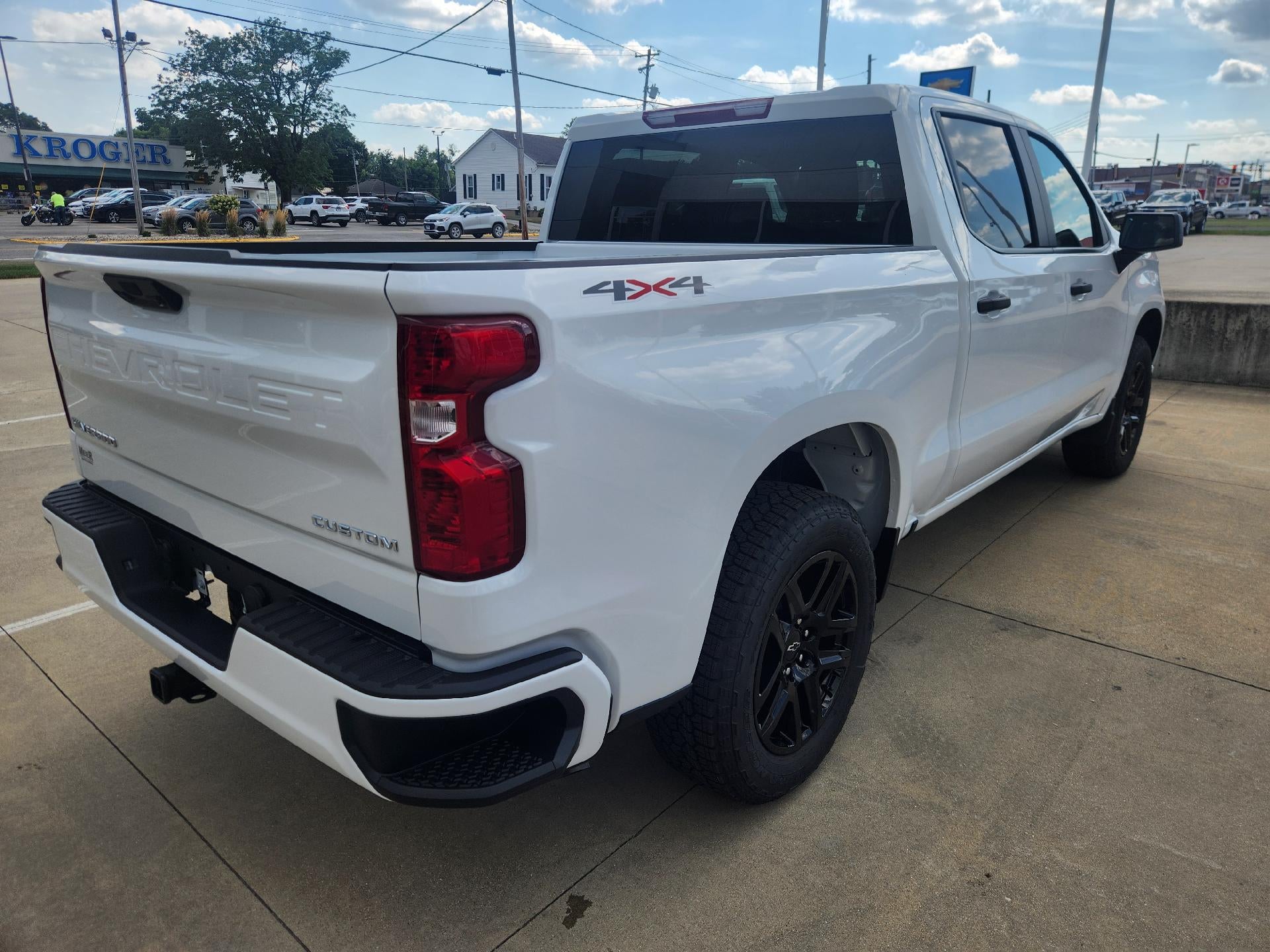2025 Chevrolet Silverado 1500 Custom