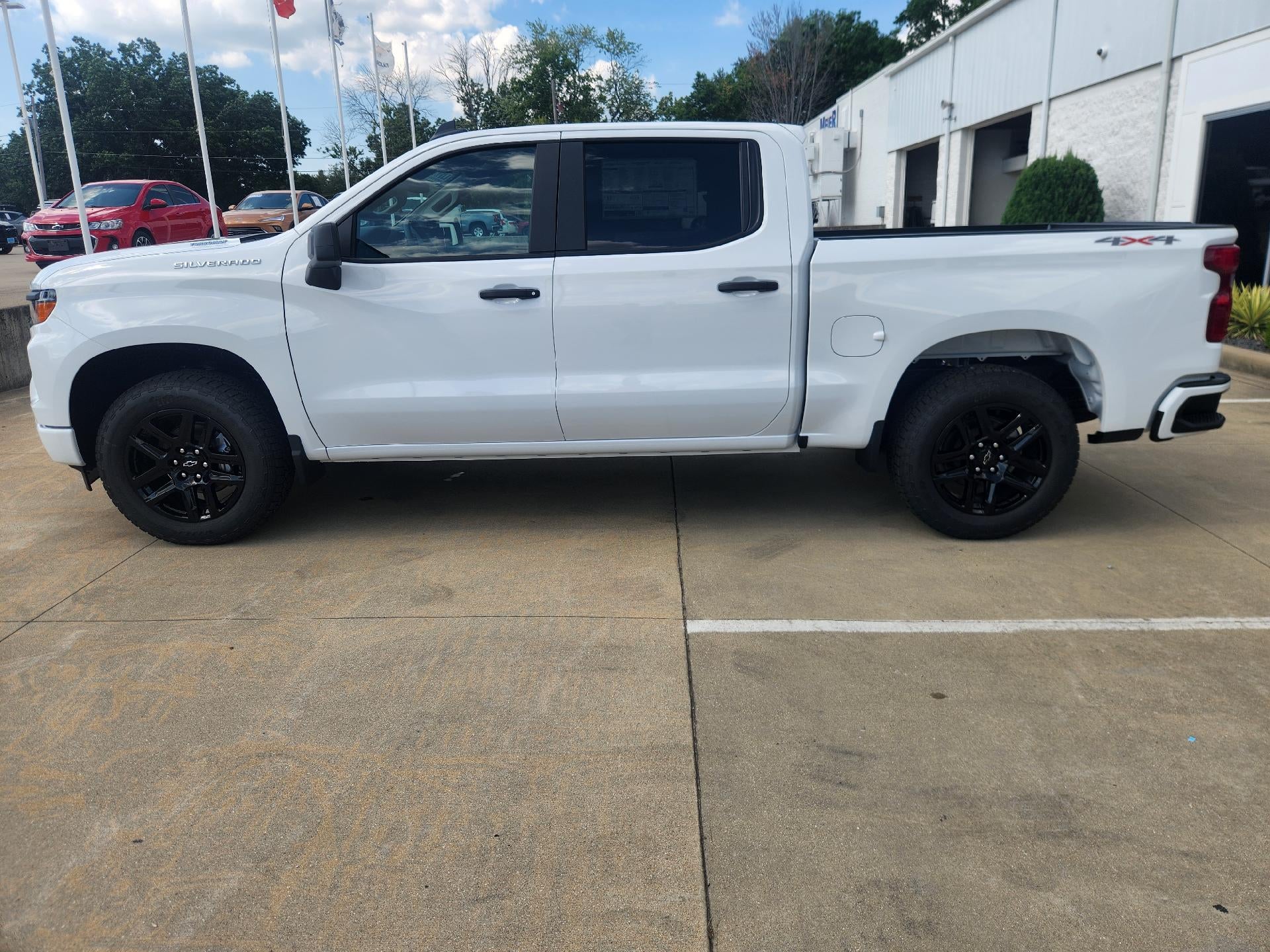 2025 Chevrolet Silverado 1500 Custom