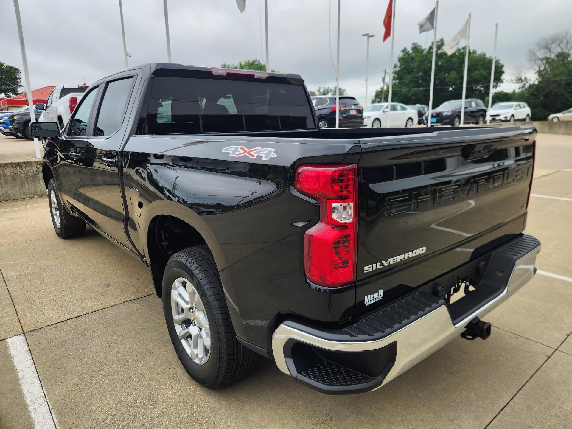 2025 Chevrolet Silverado 1500 LT (2FL)