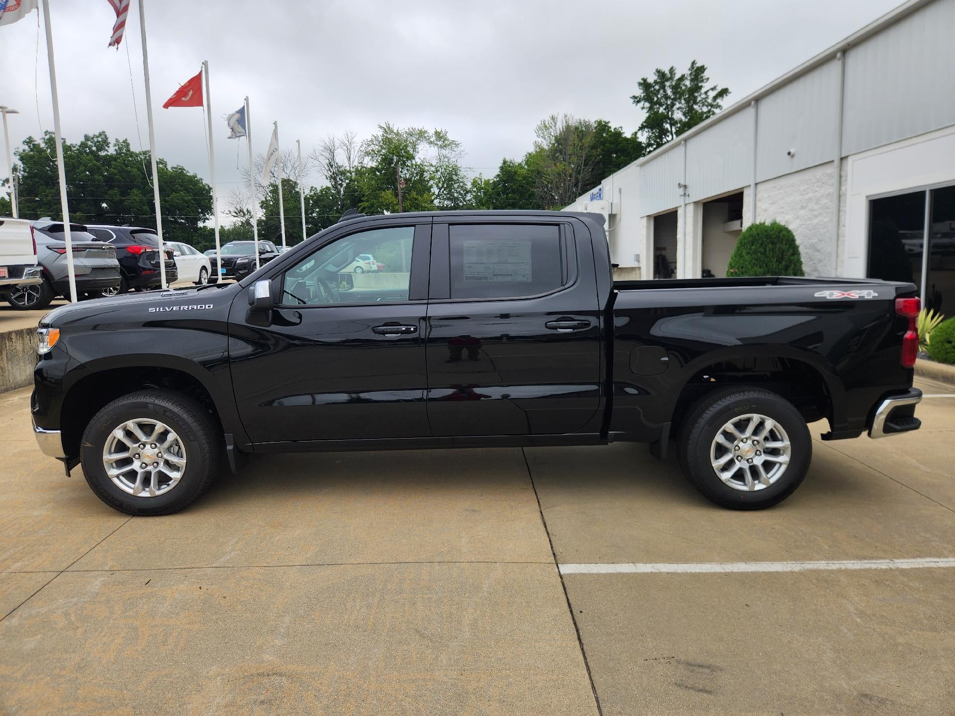 2025 Chevrolet Silverado 1500 LT (2FL)