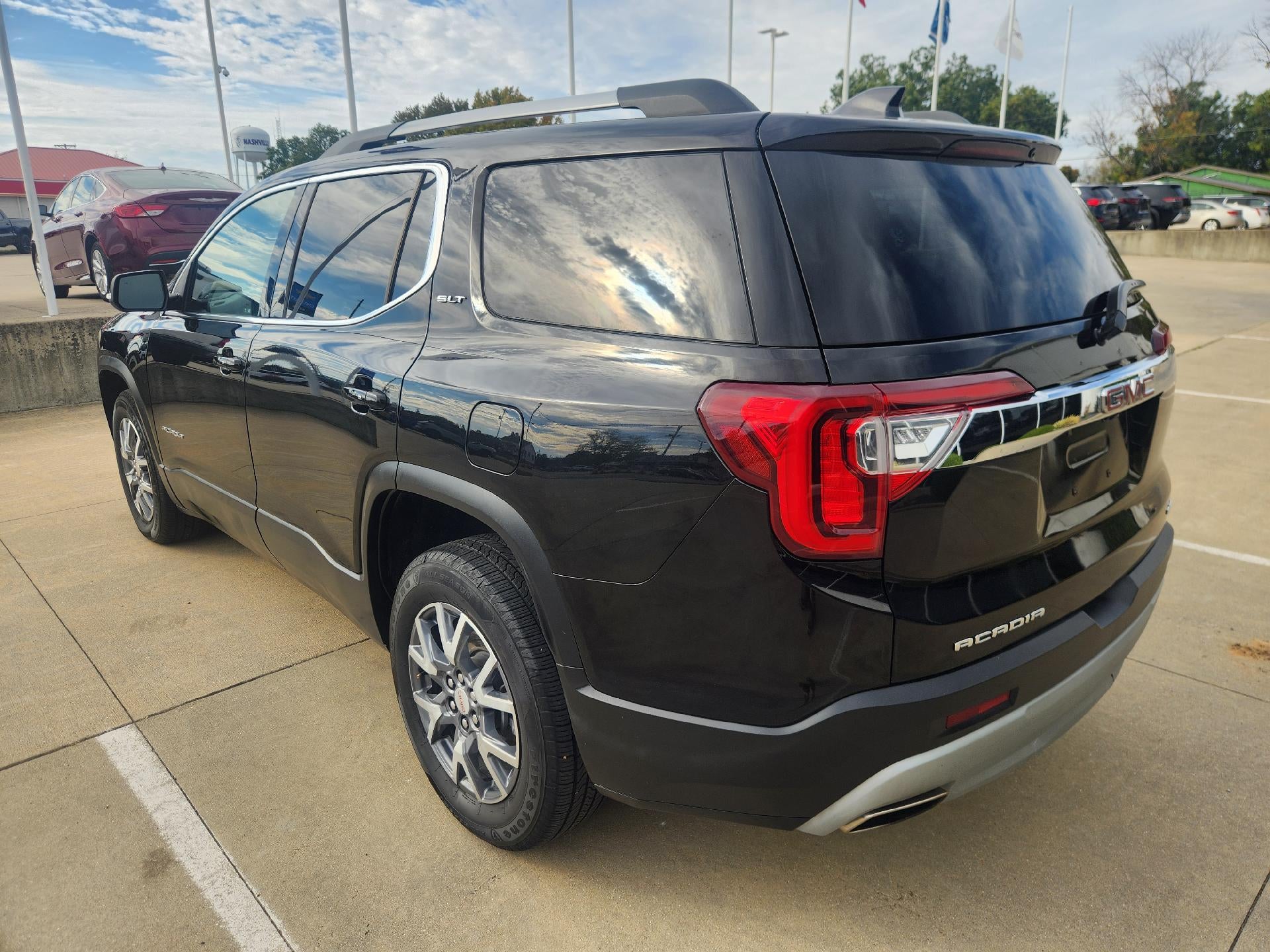 2023 GMC Acadia SLT