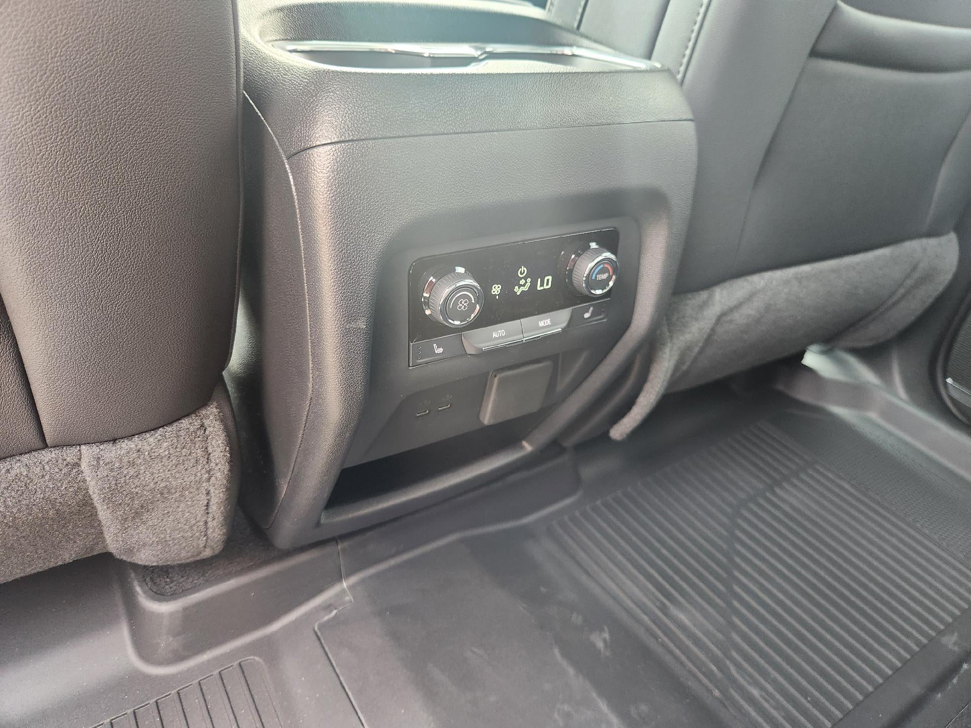 2026 Chevrolet Traverse Base