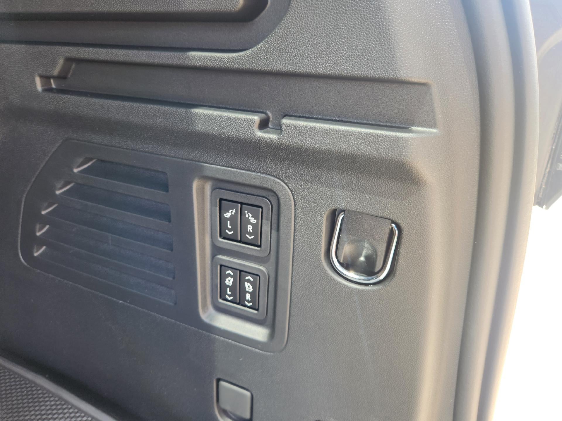 2026 Chevrolet Traverse Base