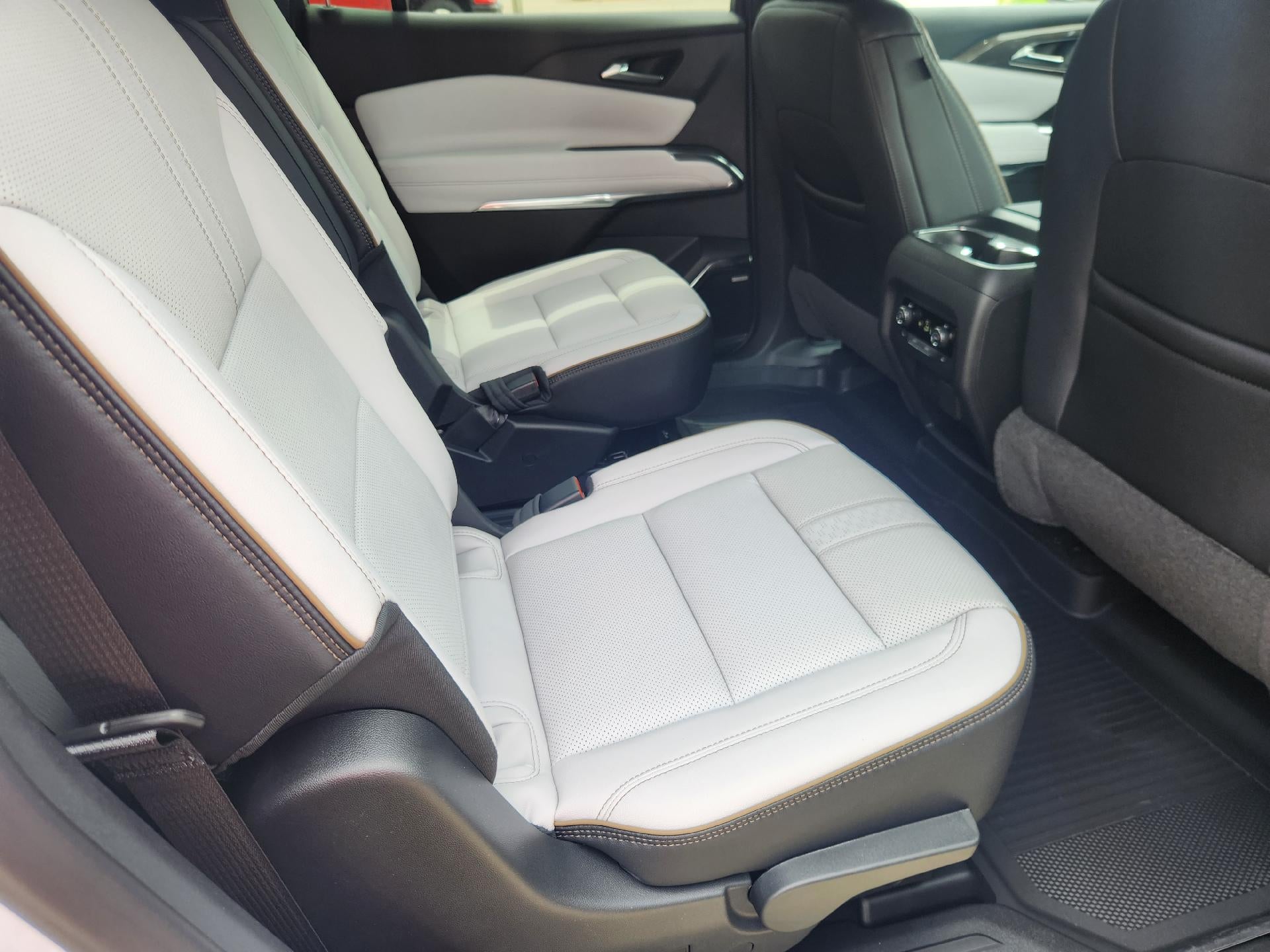 2026 Chevrolet Traverse Base