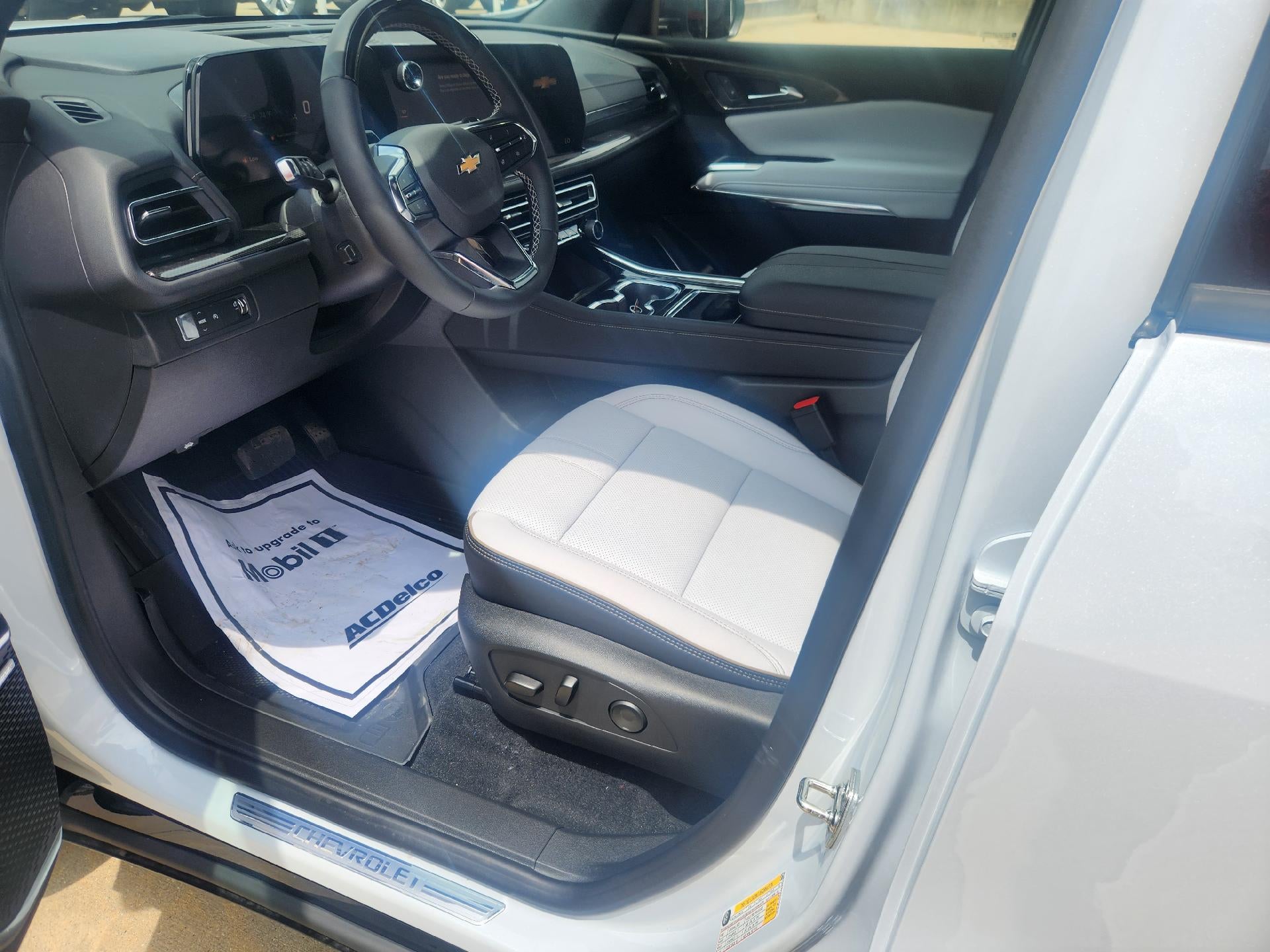2026 Chevrolet Traverse Base