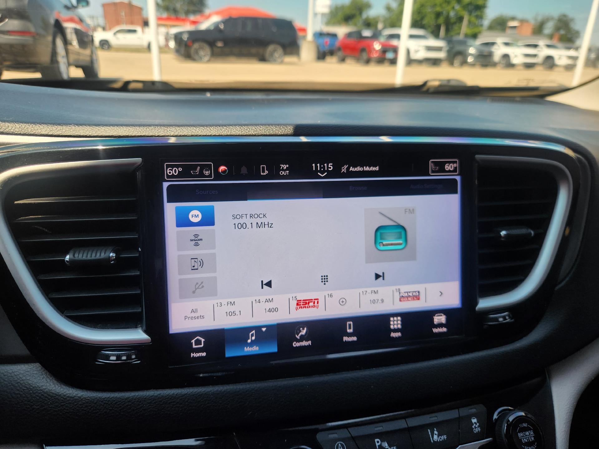 2022 Chrysler Pacifica Touring L