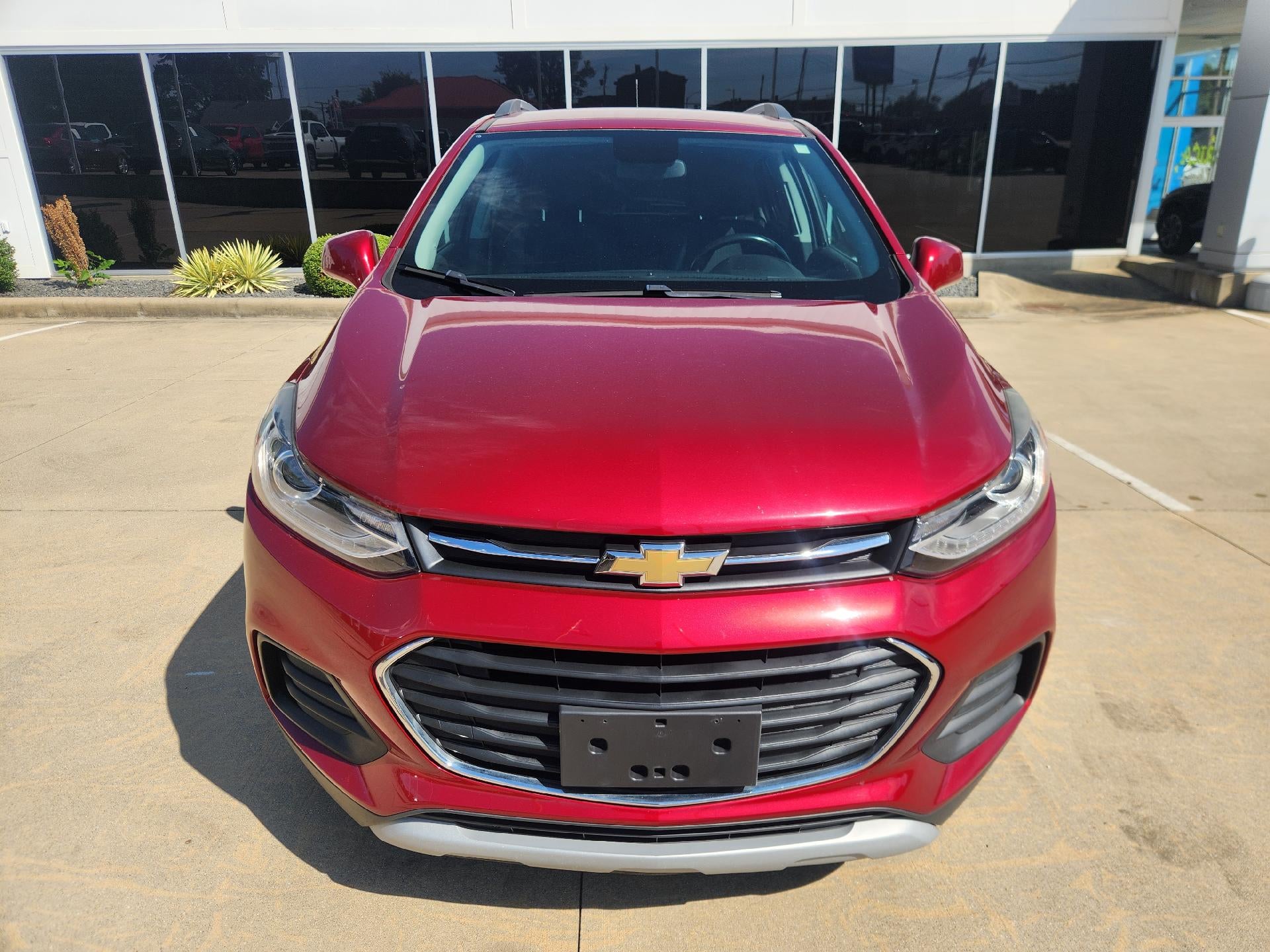 Used 2020 Chevrolet Trax LT with VIN 3GNCJLSB2LL261901 for sale in Nashville, IL