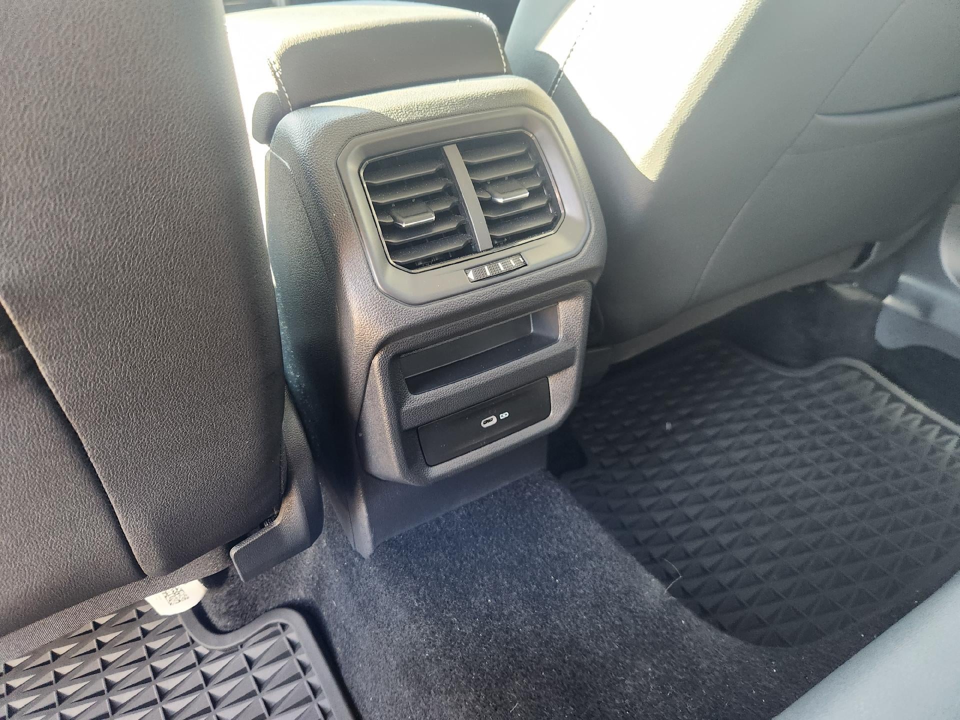 2023 Volkswagen Taos SEL