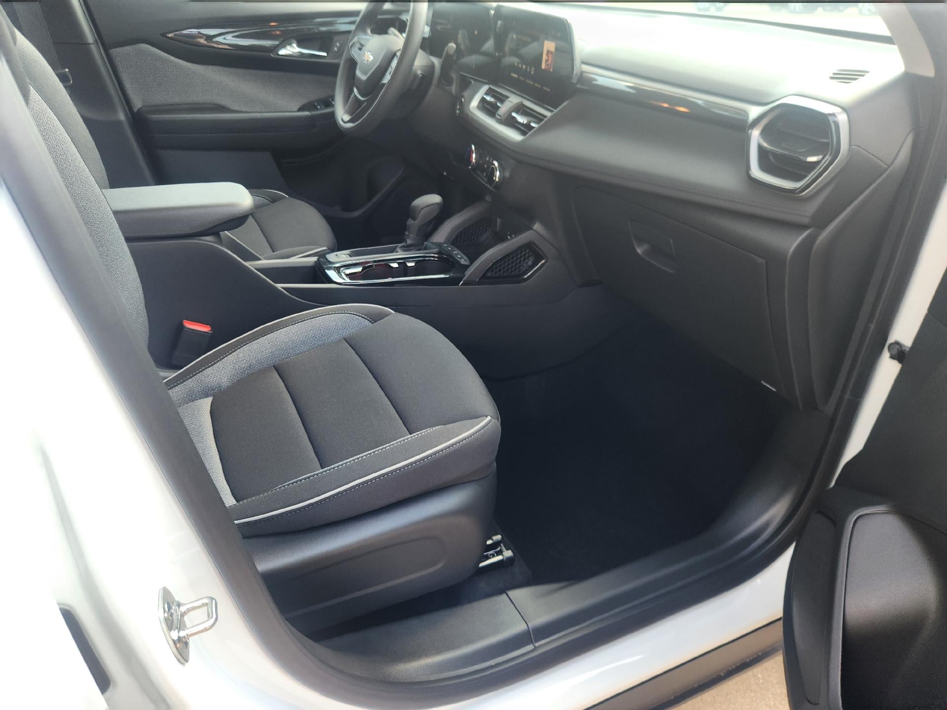 2026 Chevrolet Trailblazer LS - Photo 24